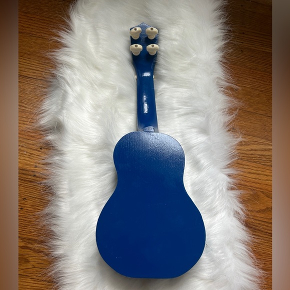 Vintage Hawaii Wood Ukulele with Flowers - Picture 3 of 3